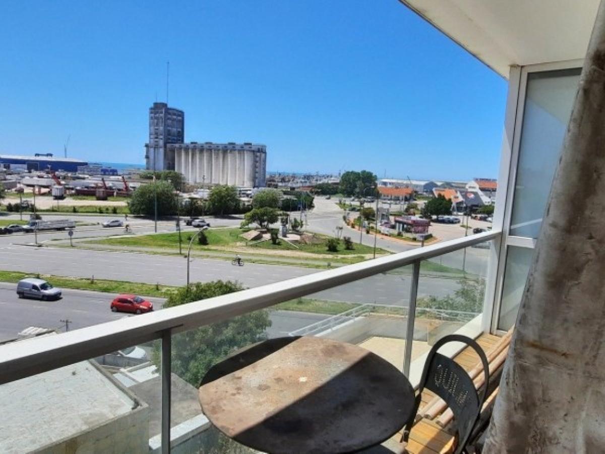 Depto 2 amb, 47m² con balcón y vista al puerto