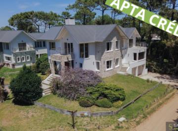 Casa de 4 ambientes, Cariló · Casa con 3 Dorm. en 1122 m² en Venta en Cariló