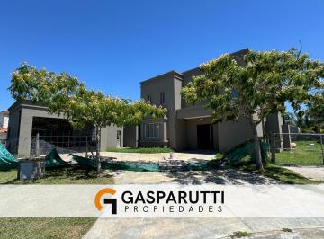 Casa · 267m² · 5 Ambientes · 6 Cocheras · Casa en Venta en San Matías con Garage Independiente