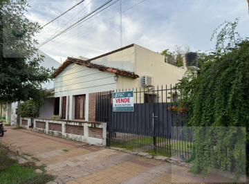 Casa · 300m² · 6 Ambientes · 1 Cochera · Casa en Villa Angela