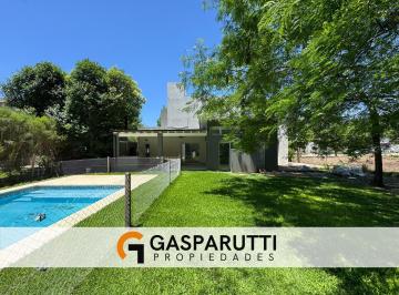 Casa · 183m² · 4 Ambientes · 3 Cocheras · Casa en Venta en San Matías con Pileta