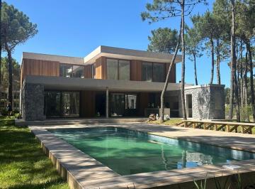 Casa de 9 ambientes, Pinamar · Residencia Premium en Pinamar Norte