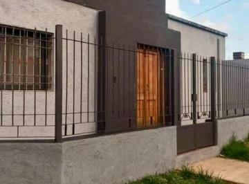 Casa · 131m² · 5 Ambientes · 1 Cochera · Gran Casa Esquina en Venta – B° San Pablo