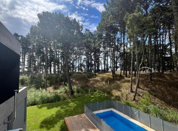 Casa · 237m² · 5 Ambientes · 1 Cochera · Pinamar Barrio Pioneros Casa en Venta