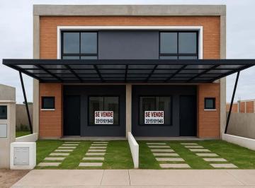 Casa · 120m² · 5 Ambientes · 2 Cocheras · Casa en Docta Malagueño 3 Dorm., Galería y Cochera Doble