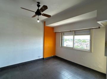 Departamento de 2 ambientes, Tres de Febrero · Venta Amplio Departamento Dos Ambientes - Caseros Sur - Apto Credito