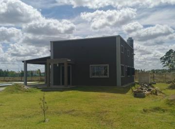 Quinta vacacional de 5 ambientes, Brandsen · Quinta en Bª La Nueva Parada - Brandsen. Tranquilidad y Naturaleza Oportunidad