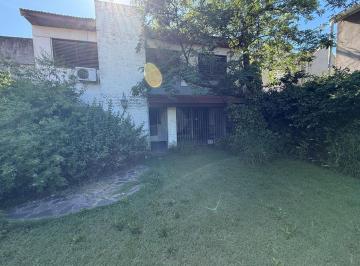Casa · 220m² · 4 Ambientes · 2 Cocheras · Venta Casa 4 Ambientes Cocheras Parque Quincho Apto Crédito