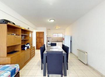 Departamento de 2 ambientes, La Plata · Dto. Luminoso 2 Dorm. con Lavadero y Cochera Opcional – Expensas Bajas - 119 y 38, La Plata