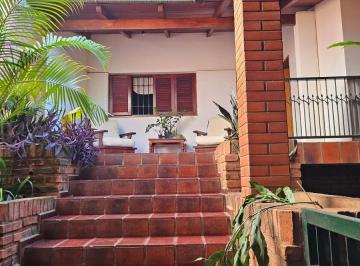 Casa · 300m² · 5 Ambientes · 1 Cochera · Cf1326 - Casa Apta Crédito Hipotecario - 3 Dorm. - Zona Centro