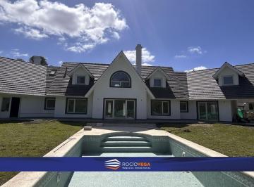 Casa · 1500m² · 7 Ambientes · 1 Cochera · Casa en Venta en Country San Diego Moreno