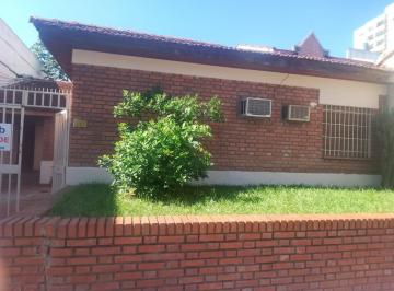 Casa · 390m² · 3 Dormitorios · 2 Cocheras · Casa en Liniers 150 – 3 Dorm. con Cochera