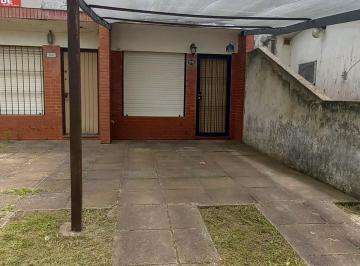 Casa de 3 ambientes, Las Toninas · Duplex con Fondo Libre y Cochera Techada