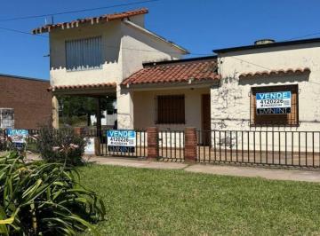 Casa · 312m² · 5 Ambientes · 1 Cochera · Casa en Venta en Recreo Sur - Juan de Garay 4756, Sobre Ruta Nacional 11