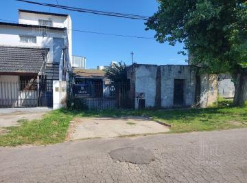 Casa · 150m² · 4 Ambientes · 1 Cochera · Casa a Reciclar 4 Amb Lote 220 m²
