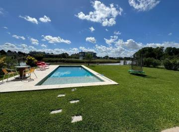 Casa · 800m² · 5 Ambientes · Casa en Lagos de San Eliseo a La Laguna con Pileta