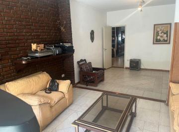 Casa de 4 ambientes, La Matanza · Casa con 264 m² y 4 Ambientes en Venta en Ramos Mejía