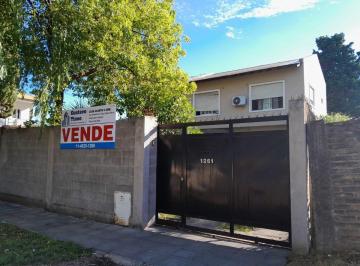 Casa de 6 ambientes, La Matanza · Venta – Casa Quinta de 6 Ambientes en Dos Plantas con Pileta en Villa Luzuriaga