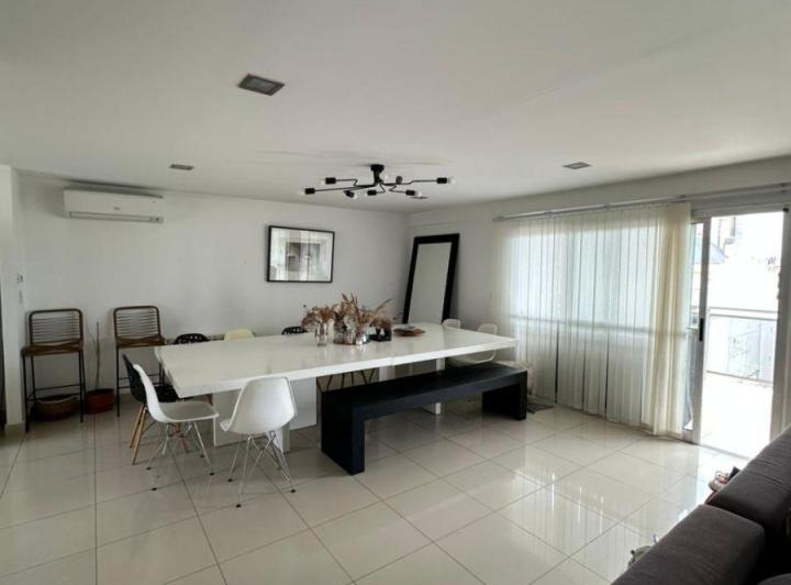 Departamento · 166m² · 5 Ambientes · 1 Cochera