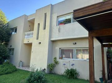 Casa · 151m² · 5 Ambientes · 1 Cochera · Excelente Casa en Country Loma Verde