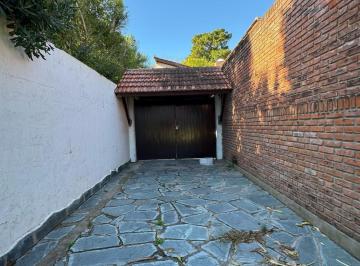 Departamento · 128m² · 7 Ambientes · 1 Cochera · Departamentos 3 Unidades Funcionales en Venta. Zona Centro, Villa Gesell