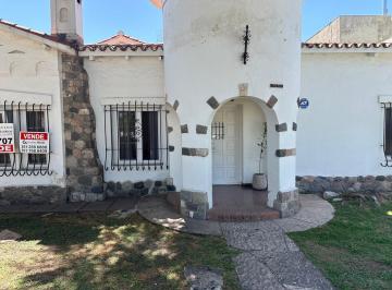 Casa · 348m² · 10 Ambientes · 1 Cochera · Casa Venta Cerro de Las Rosas. Vista Al Kempes
