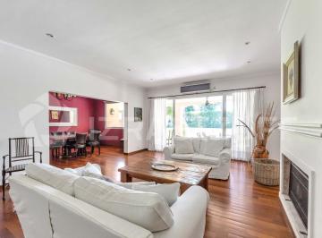 Casa · 310m² · 8 Ambientes · 2 Cocheras · Casa en Venta en El Barrio El Encuentro con Cuatro Dorm. Más Escritorio