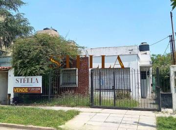 SIA-SIA-379_2 · Casa 4 Ambientes. | General Ocampo Al 800