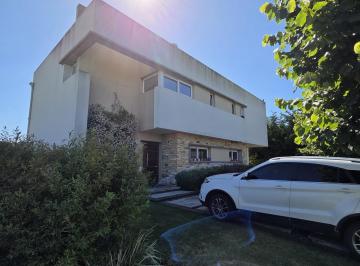Casa · 300m² · 4 Ambientes · 2 Cocheras · Venta Casa 4 Amb Arenas del Sur