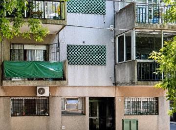 Departamento · 44m² · 2 Ambientes · Departamento en Caballito Primer Piso por Escalera Apolinario Figueroa Al 1000 - U$s 83.000