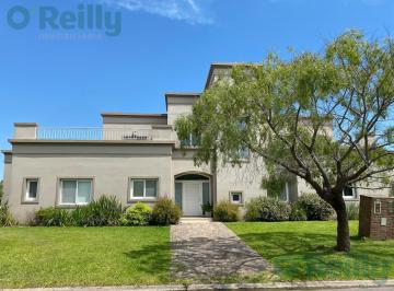 Casa · 410m² · 7 Ambientes · 2 Cocheras · Casa en Venta con 5 Dorm. en San Isidro Labrador a La Laguna - Villanueva