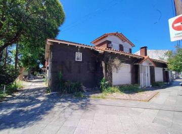 Casa · 176m² · 4 Ambientes · 1 Cochera · Venta Casa 4 Ambientes Moron Centro Apto Profesional/ Ideal Emprendimiento