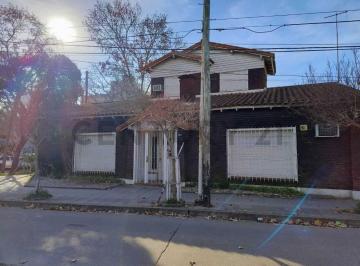 Casa · 176m² · 4 Ambientes · 1 Cochera · Venta Casa 4 Ambientes Moron Centro Apto Profesional/ Ideal Emprendimiento