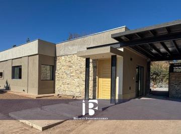 Casa 415m² Venta Chacras de Coria · Darragueira Park. Casa a Estrenar