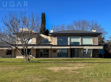 Casa · 354m² · 7 Ambientes · 1 Cochera · Venta - Casa - Club de Campo San Francisco, Manzanares - Apto Crédito