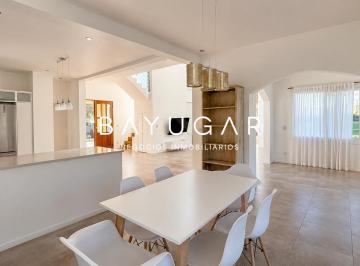 Casa · 150m² · 4 Ambientes · 4 Cocheras · Venta - Casa en Club de Campo San Francisco - Lote Interno de 1200 m²