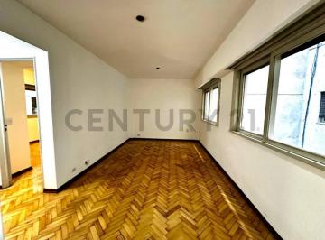 Departamento · 45m² · 2 Ambientes · Venta Departamento 2 Amb 7 Piso Luminoso. Recoleta