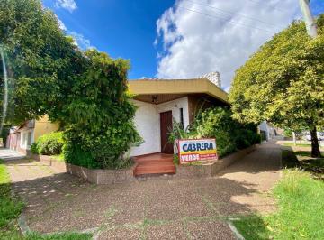 Casa · 116m² · 4 Ambientes · 1 Cochera · Casa en Lomas de Zamora Este