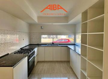 Casa · 640m² · 5 Ambientes · 1 Cochera · Casa en Capital