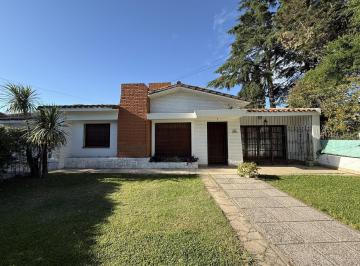 Casa · 280m² · 8 Ambientes · 1 Cochera · Casa en Venta 3 Dorm con Depto Atras! Excelente Renta