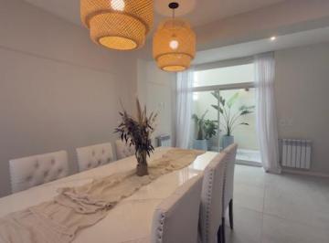 PH · 180m² · 5 Ambientes · 1 Cochera · PH de 5 Ambientes C/ Garage Al Frente, Reciclado