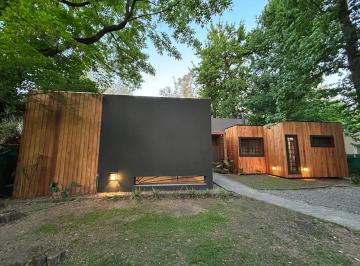 Casa · 130m² · 4 Ambientes · Casa a La Venta en Barrio Las Chacras
