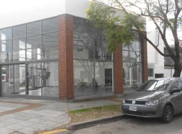 Local comercial · 248m² · Local Comercial de 248 m² en Esquina Estratégica de Av Mitr