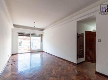Departamento · 68m² · 3 Ambientes · 1 Cochera · Venta de Amplio 3 Amb con Balcon a La Calle - La Boca - Apto Credito