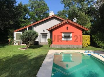 Casa · 120m² · 3 Ambientes · Casas en Venta en Chascomús, 2 Dorm.