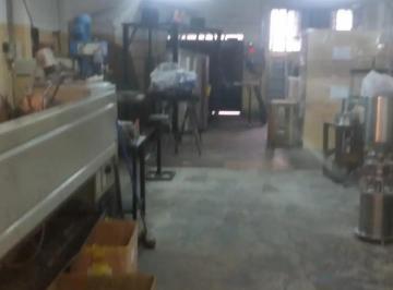 Bodega-Galpón · 110m² · Galpón Industrial de 110 m² + Vivienda de 4 Ambientes en PH.