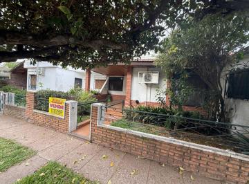Casa de 4 ambientes, Berazategui · Casa con 3 Dorm. en Venta con 200 m² en Guillermo Hudson