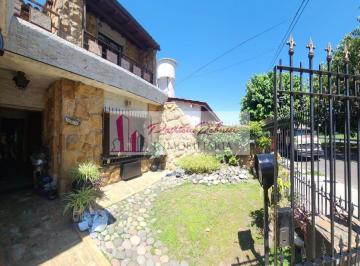 Casa · 150m² · 5 Ambientes · 1 Cochera · Venta Casa 5 Amb Lote Villa Lugano Permuta