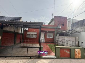 RUS-RUS-10805_2 · Venta Casa 3 Ambientes San Justo