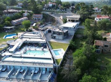 Casa · 280m² · 9 Ambientes · 2 Cocheras · Casa en Venta Estilo Minimalista